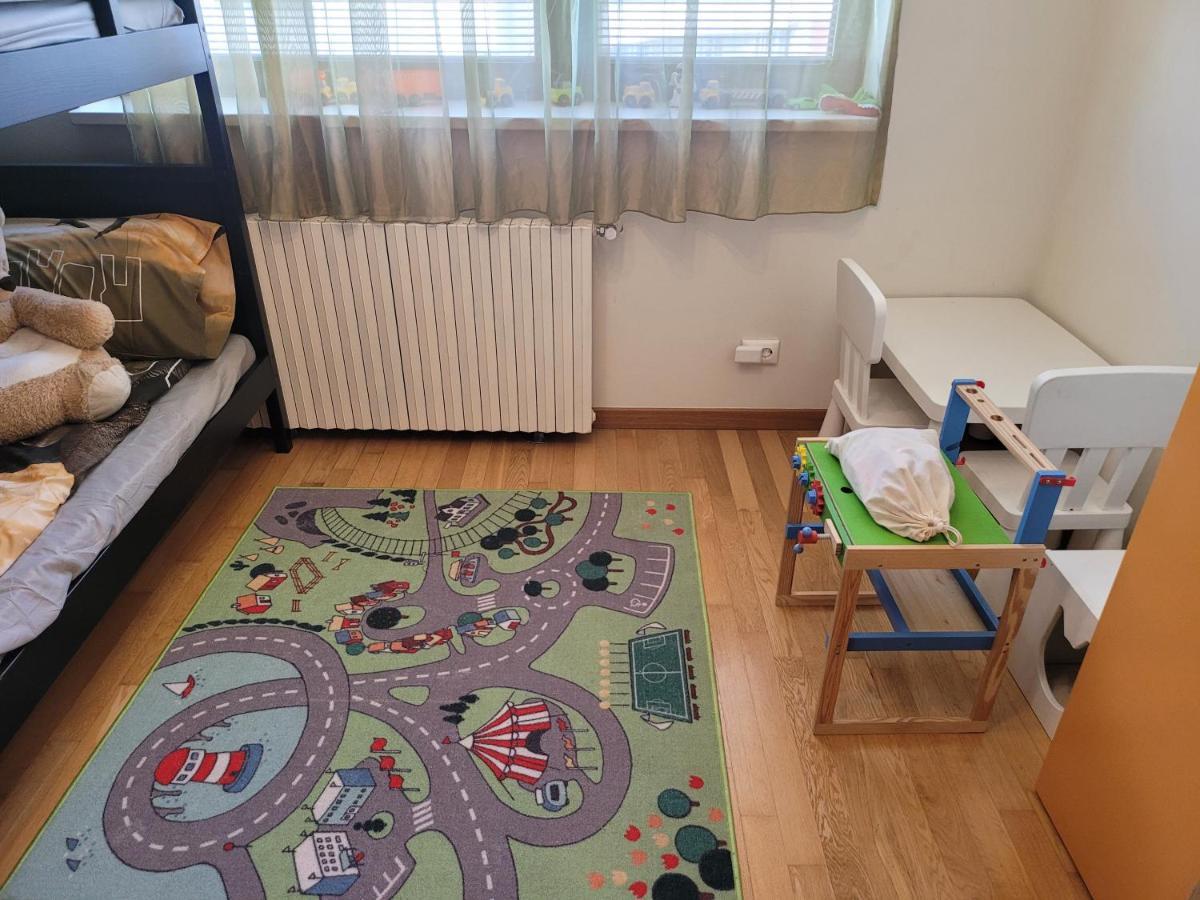 בוקרשט 125 Sqm Family Friendly With Kids Room מראה חיצוני תמונה